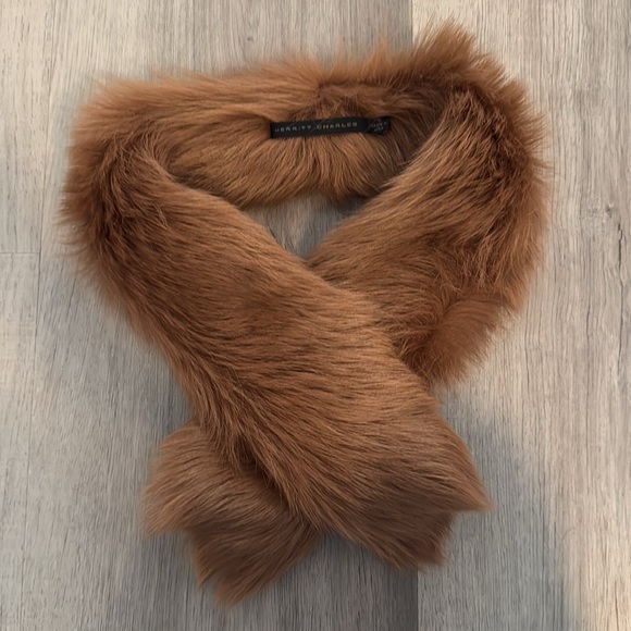 Merritt Charles Accessories - Fur Scarf